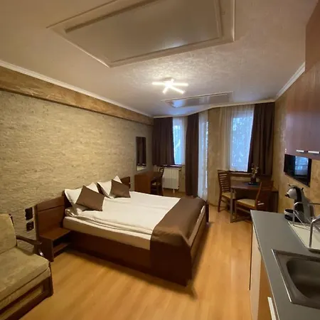 Hotel Hq Park *