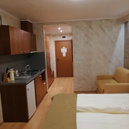 Hq Park 波罗维茨